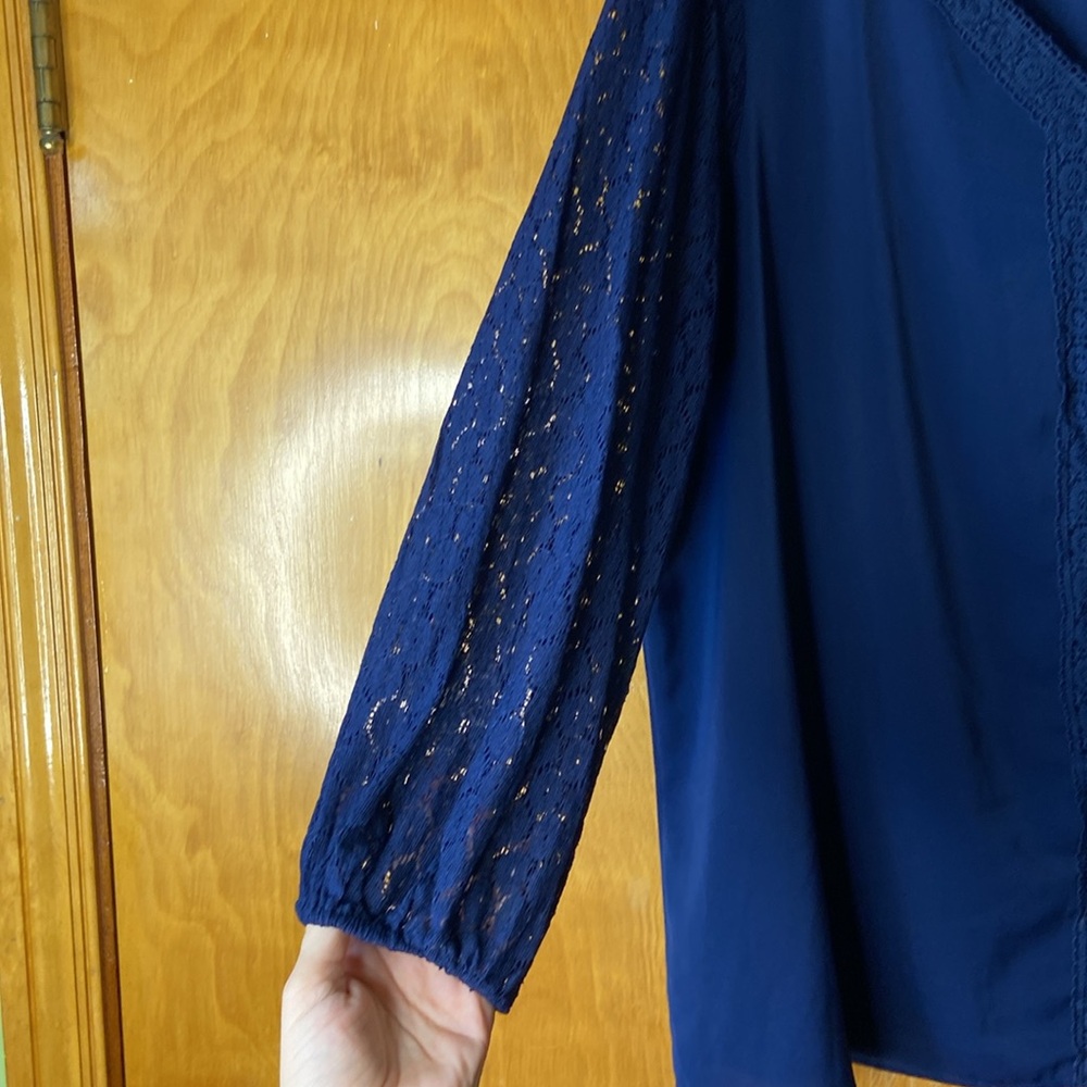 BloomChic Blue Relaxed Ribbed Blouse - Picture 4 of 10